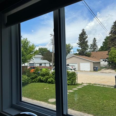 Walking Distance To St Boniface, Easy Parking Villa Winnipeg Ngoại thất bức ảnh