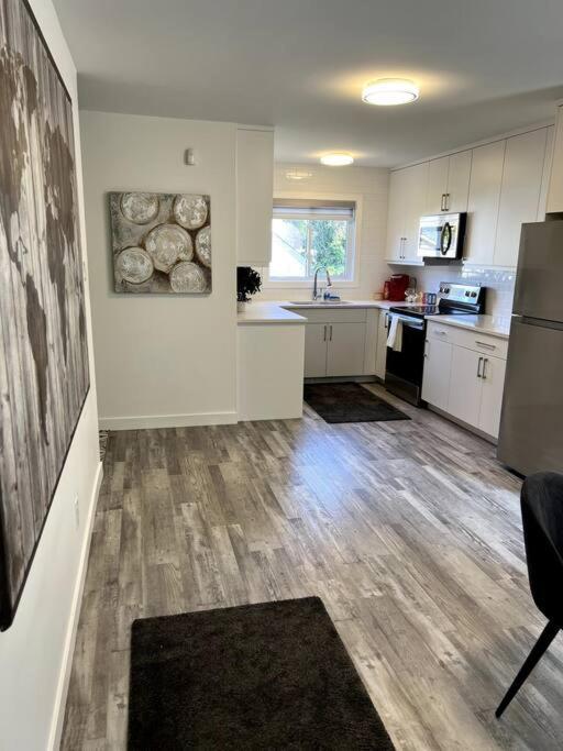 Walking Distance To St Boniface, Easy Parking Villa Winnipeg Ngoại thất bức ảnh