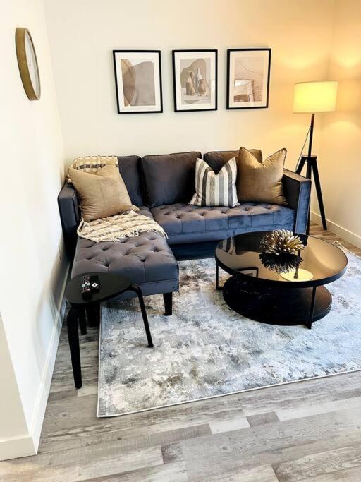 Walking Distance To St Boniface, Easy Parking Villa Winnipeg Ngoại thất bức ảnh