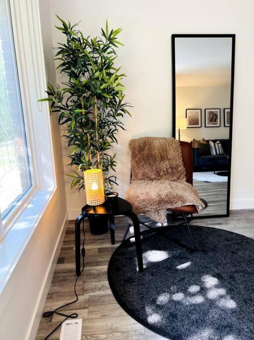 Walking Distance To St Boniface, Easy Parking Villa Winnipeg Ngoại thất bức ảnh