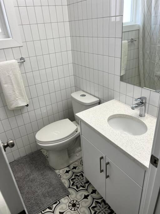 Walking Distance To St Boniface, Easy Parking Villa Winnipeg Ngoại thất bức ảnh